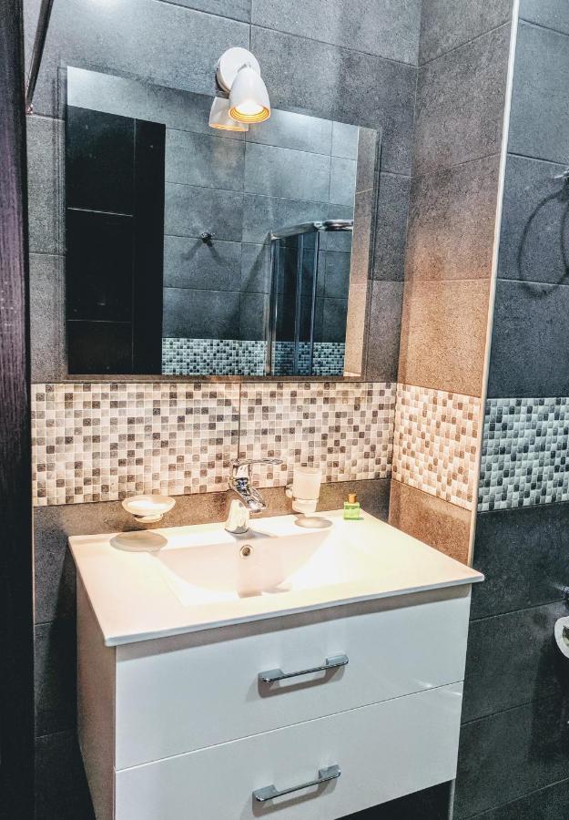 Hotel 5 Rooms Тбилиси Экстерьер фото